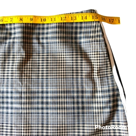 UO Sporty Plaid Pelmet Skirt. Size M - Picture 9 of 11